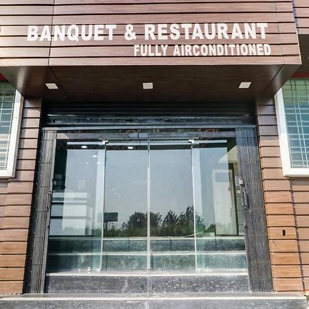 Oyo Flagship 83121 Hotel Rose Vip Saharanpur Esterno foto