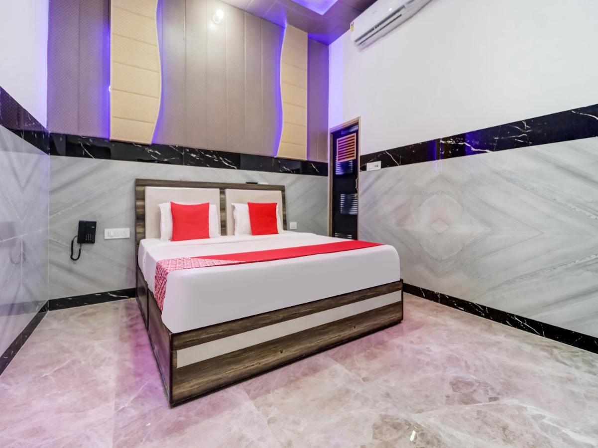 Oyo Flagship 83121 Hotel Rose Vip Saharanpur Esterno foto