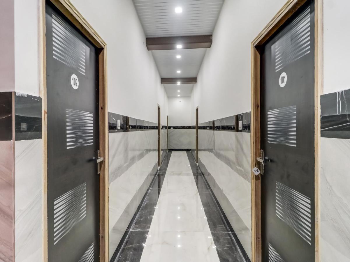 Oyo Flagship 83121 Hotel Rose Vip Saharanpur Esterno foto