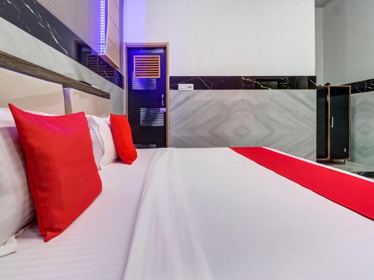 Oyo Flagship 83121 Hotel Rose Vip Saharanpur Esterno foto