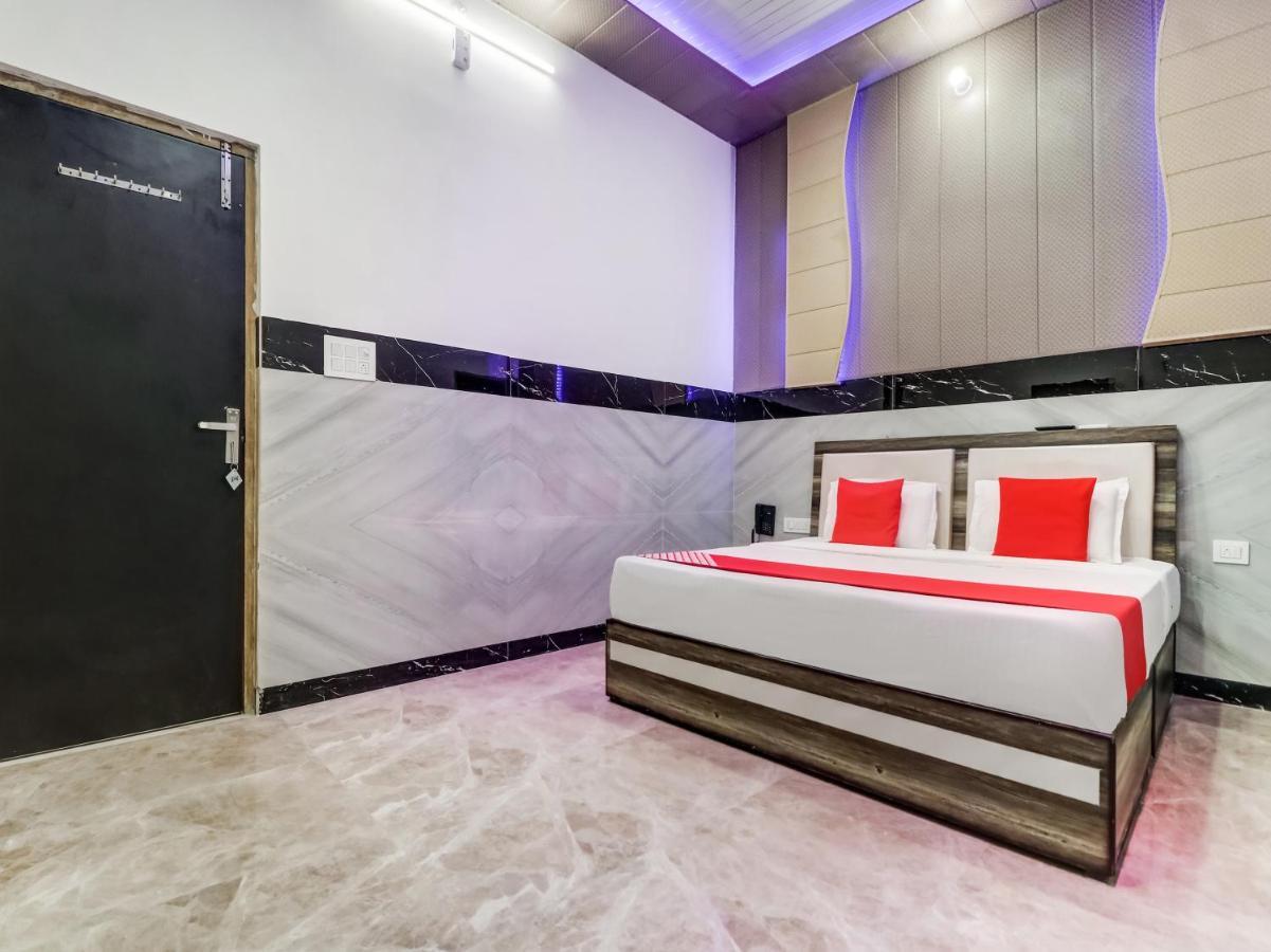 Oyo Flagship 83121 Hotel Rose Vip Saharanpur Esterno foto